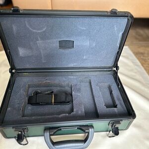 Binocular Case locking with keys and carrying strap padded